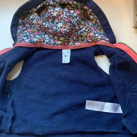 Five for  25 Carters medium weight vest with hood and easy grab zipper - Picture 3 of 6